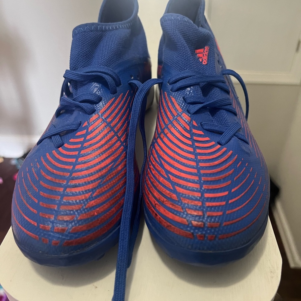 Adidas soccer cleats size 7 Predator good condition